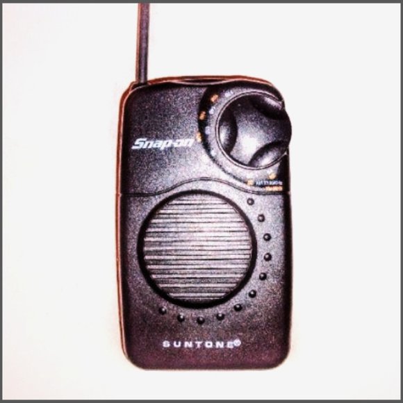 Snap-on Tools Vintage 1995 AM-FM SUNTONE Portable Battery Radio w/Belt Clip NEW! - Picture 1 of 11
